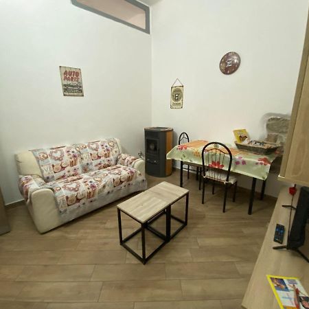 La Casa Di Sara Apartment Nuoro  Cameră foto