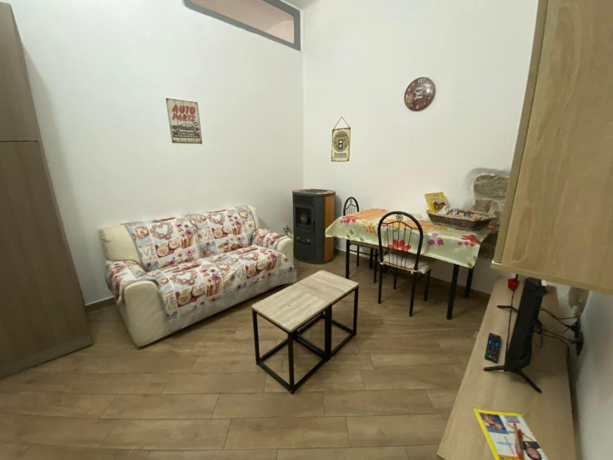 La Casa Di Sara Apartment Nuoro  Cameră foto
